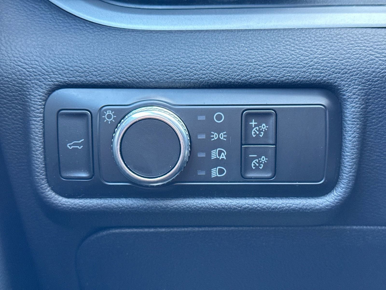 Certified 2023 Ford Explorer XLT image 37