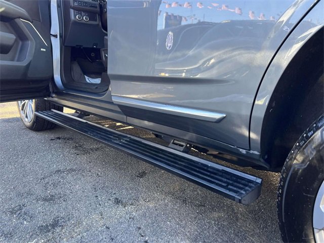 Used 2021 GMC Yukon Denali w/ Denali Premium Package image 8