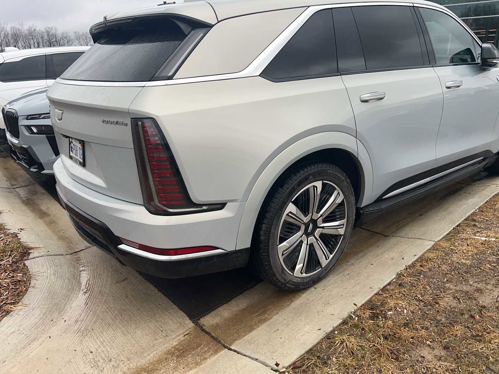 Used 2025 Cadillac Escalade IQ Luxury 1 image 3