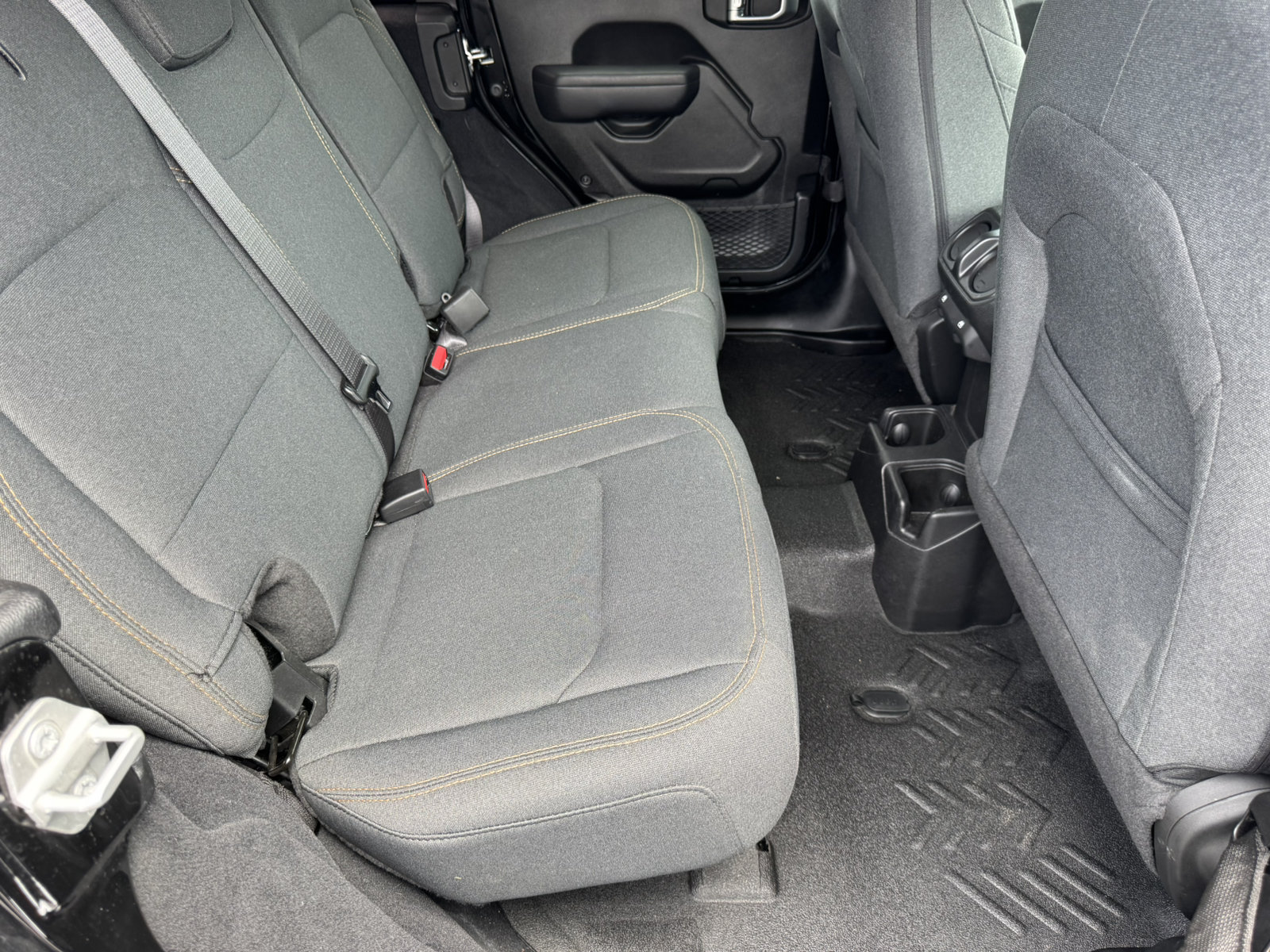 Used 2025 Jeep Wrangler Unlimited Sport AWD/4WD image 17