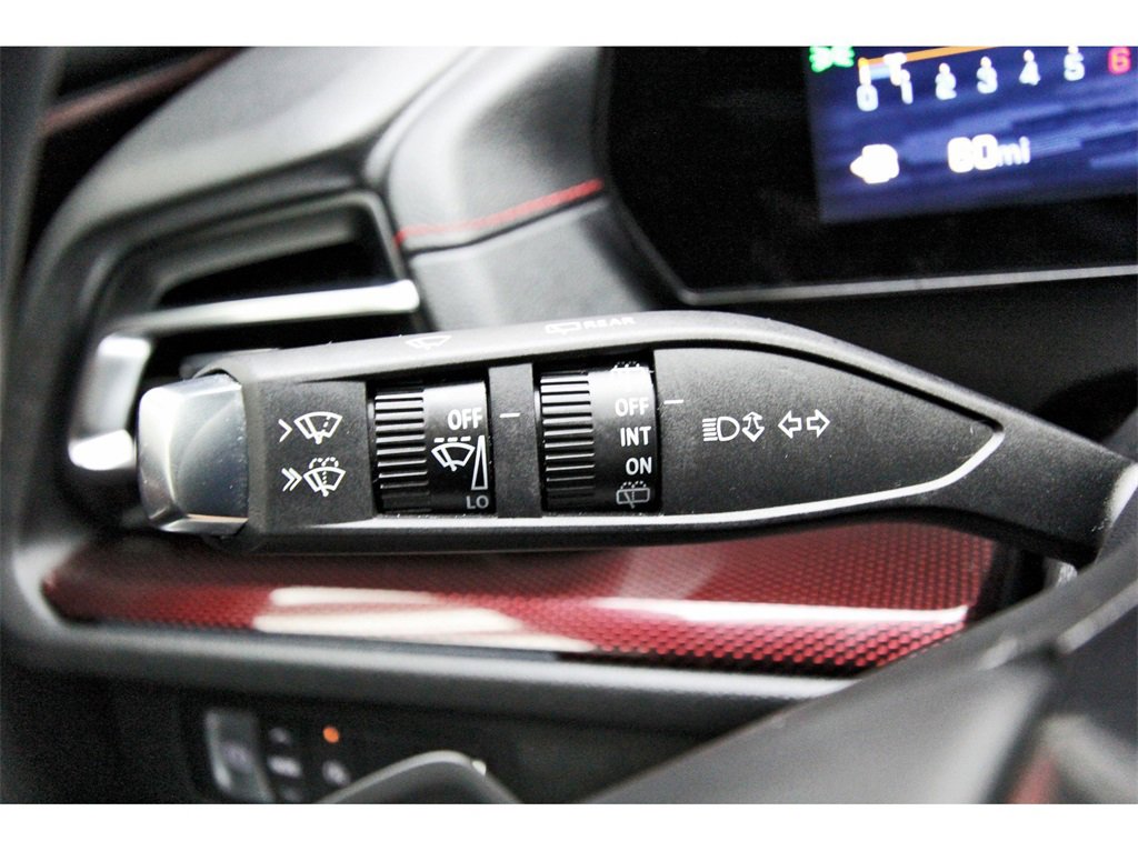 Used 2025 Chevrolet Traverse RS image 15