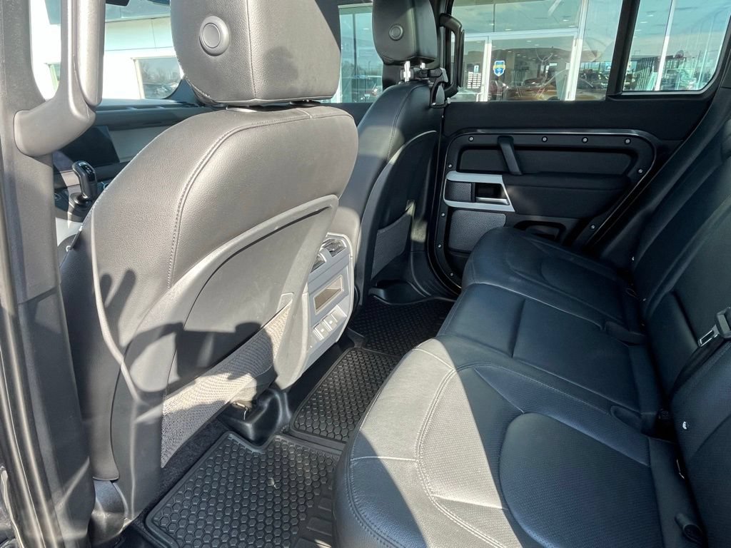 Used 2023 Land Rover Defender 110 SE AWD/4WD image 20