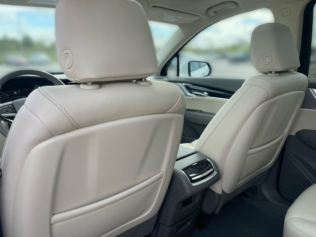Certified 2024 Cadillac XT6 Premium Luxury w/ LPO, Floor Liner Package AWD/4WD image 31