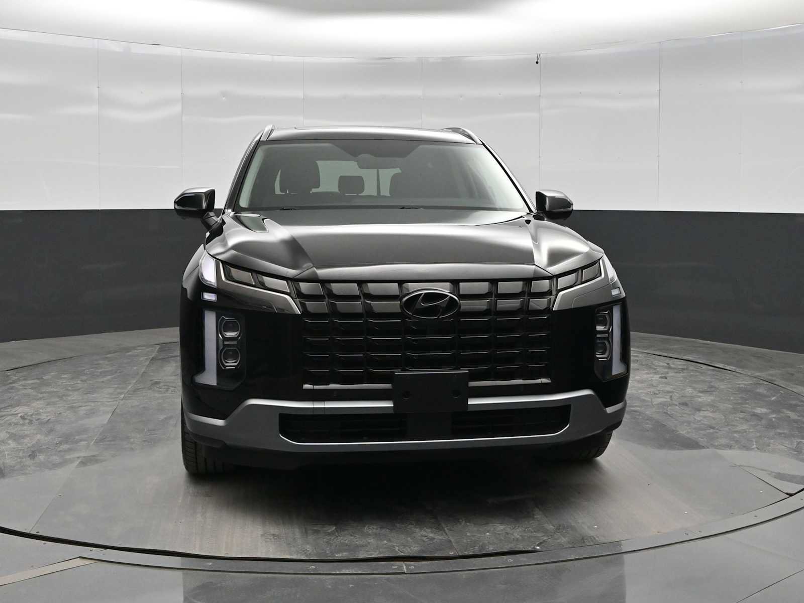 Used 2023 Hyundai Palisade SEL w/ Cargo Package AWD/4WD image 2