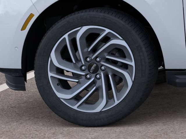 New 2026 Lincoln Navigator L Premier AWD/4WD image 19