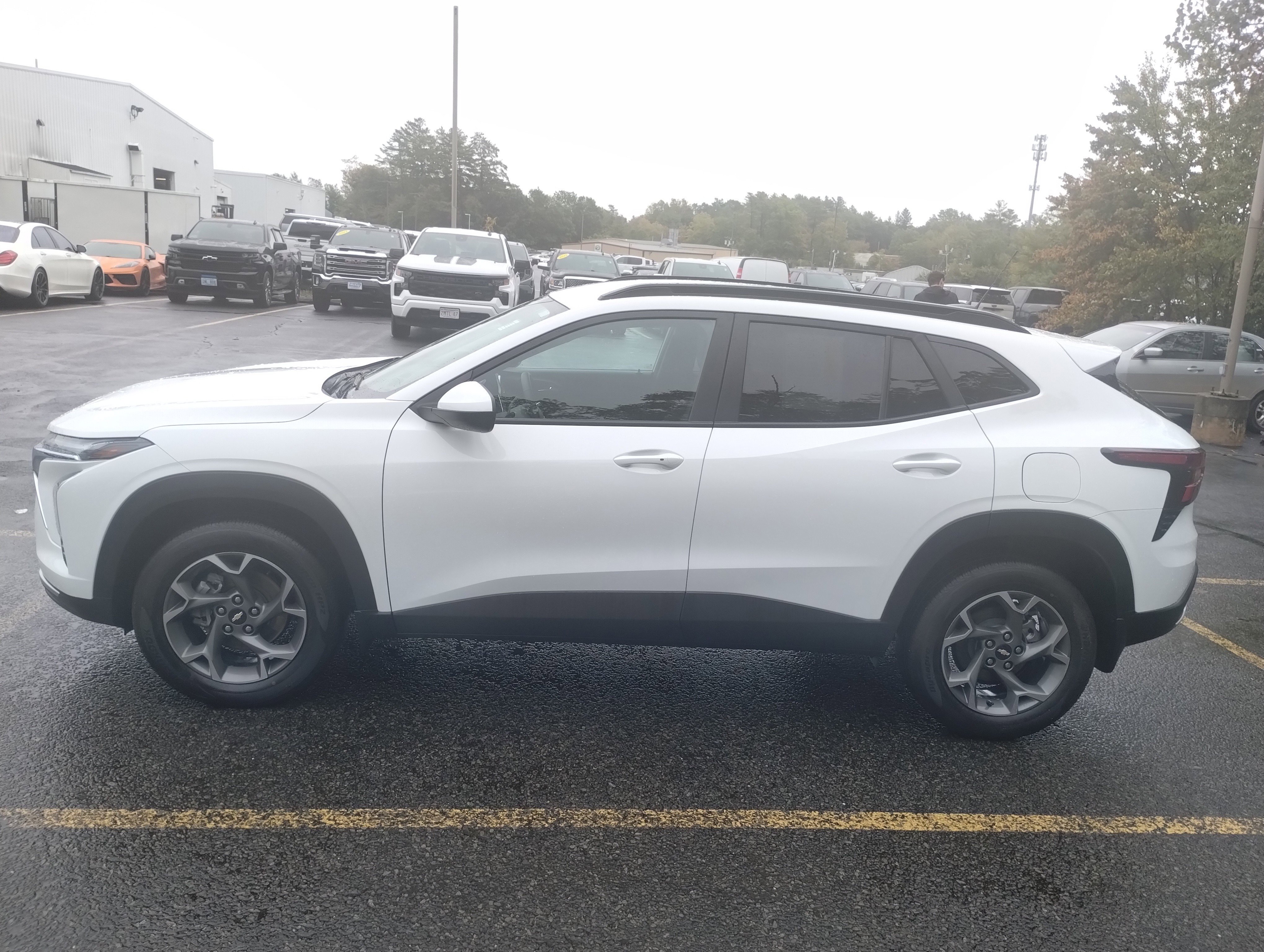 Used 2024 Chevrolet Trax LT w/ Driver Confidence Package image 6