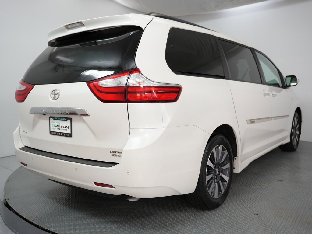 Used 2019 Toyota Sienna Limited Premium image 9