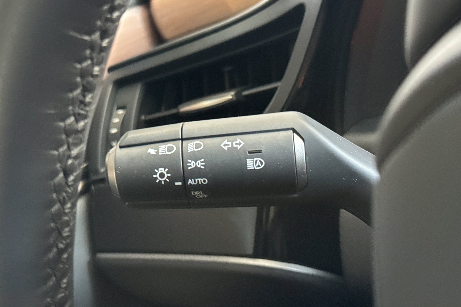 Certified 2024 Lexus ES 300h w/ Premium Package FWD image 30