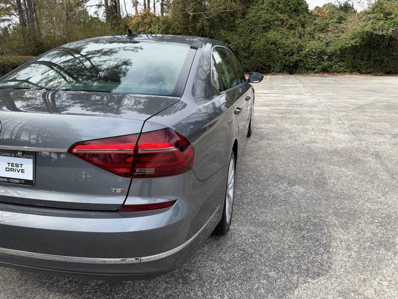 Used 2017 Volkswagen Passat 1.8T SE FWD image 9