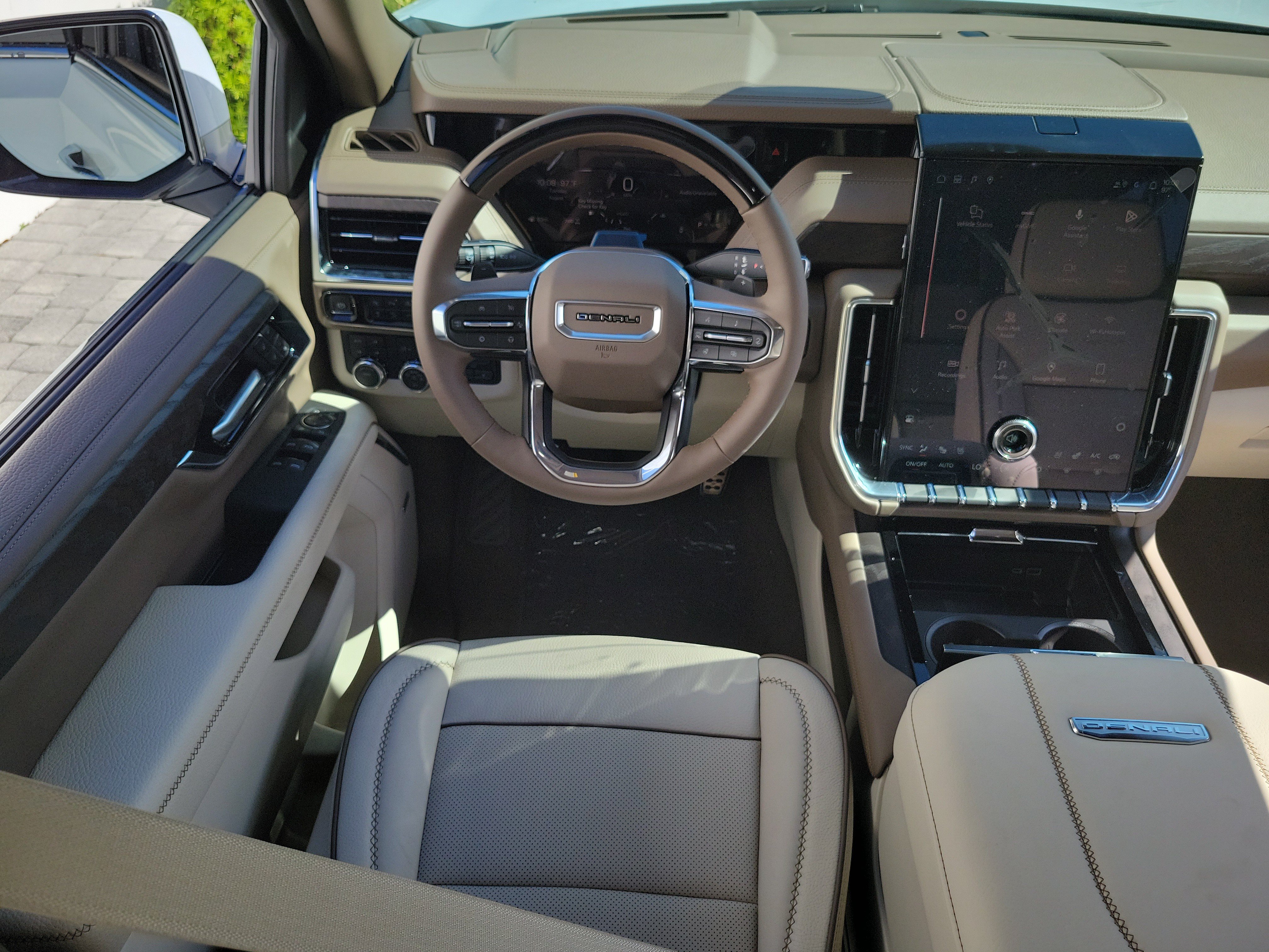 New 2026 GMC Yukon XL Denali w/ Denali Reserve Package AWD/4WD image 16