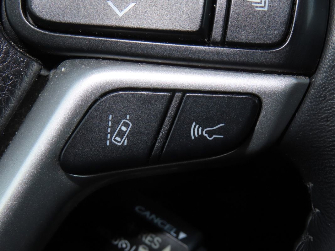 Used 2018 Toyota Highlander XLE image 18