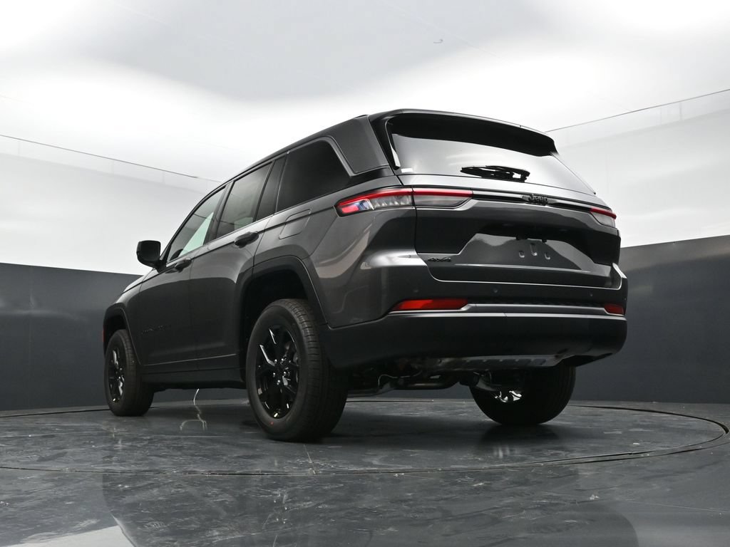 New 2026 Jeep Grand Cherokee Altitude AWD/4WD image 28