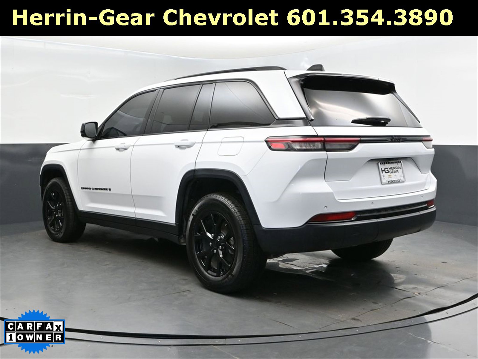 Used 2025 Jeep Grand Cherokee Altitude image 15