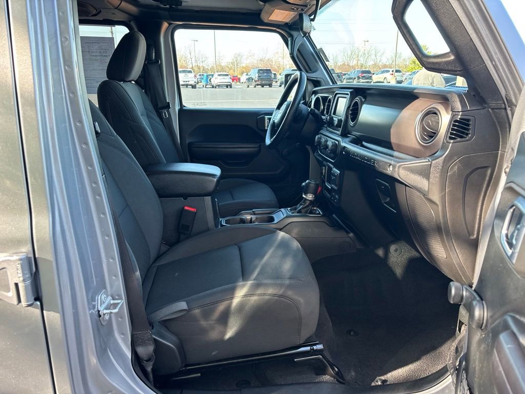 Used 2018 Jeep Wrangler Unlimited Sport image 17