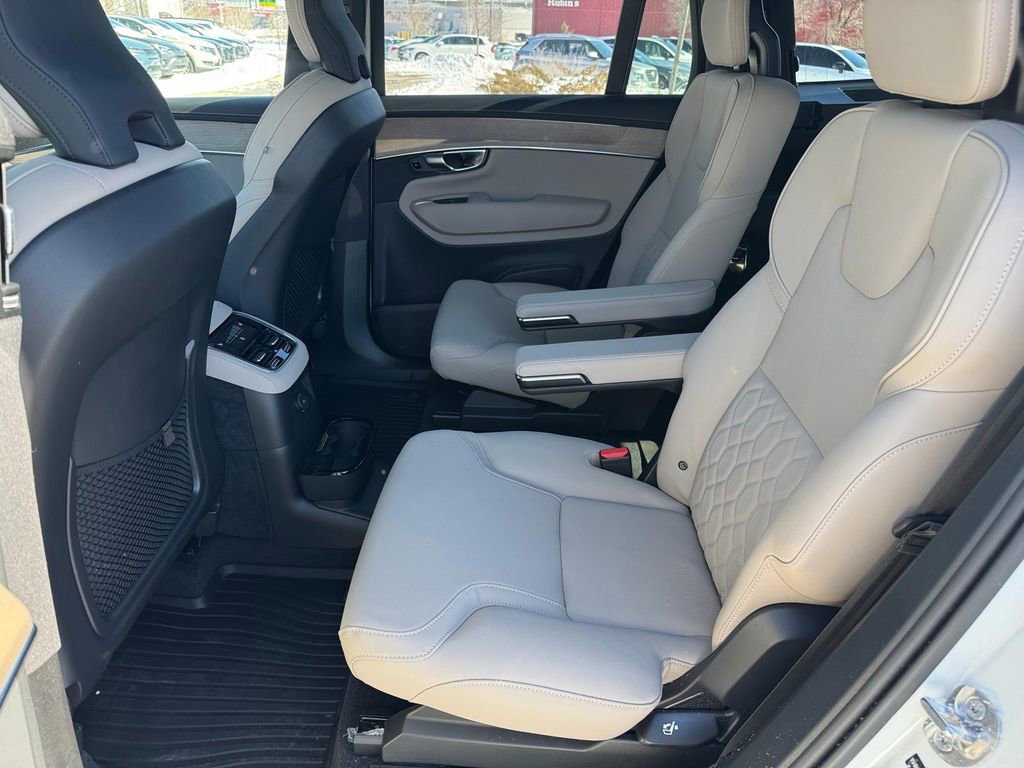 Certified 2025 Volvo XC90 T8 Plus image 8