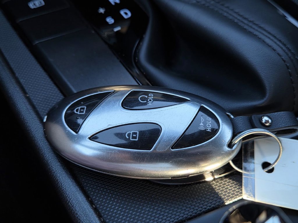 Used 2025 Hyundai Elantra Sport FWD image 45
