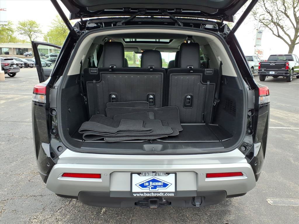 Used 2025 Nissan Pathfinder Platinum w/ Cargo Package AWD/4WD image 30