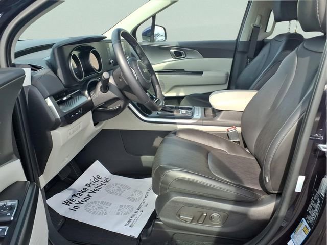 Used 2024 Kia Carnival LX FWD image 18