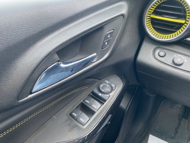 Used 2024 Chevrolet Trax ACTIV w/ Sunroof Package image 17