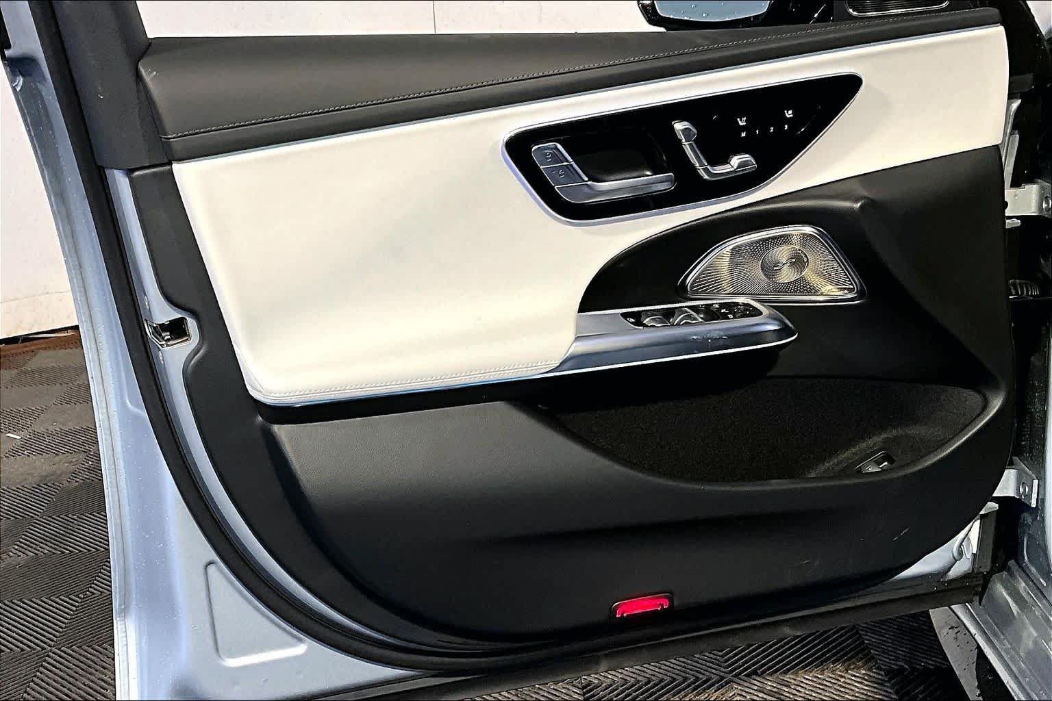 New 2026 Mercedes-Benz E 53 AMG e 4MATIC Sedan image 11
