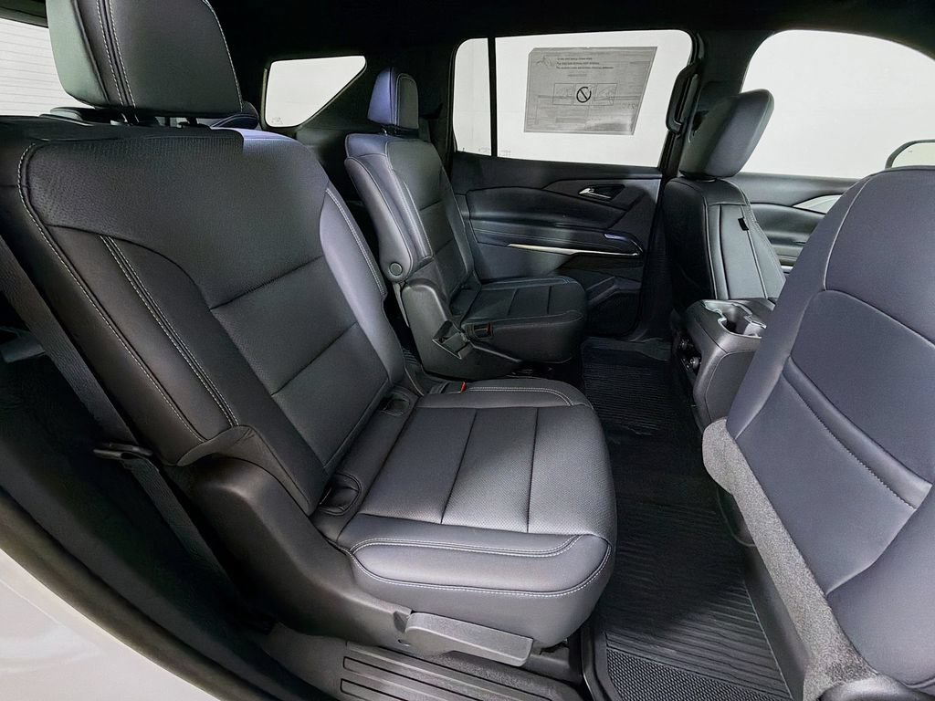 New 2026 Chevrolet Traverse LT w/ LPO, Floor Liner Package AWD/4WD image 23