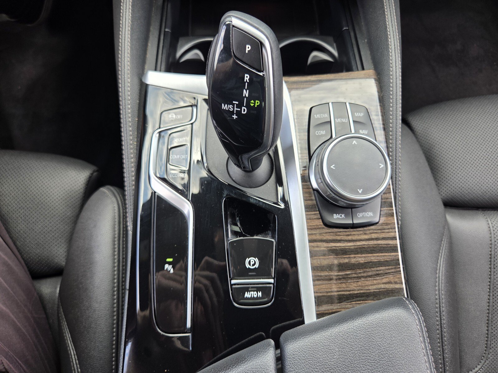 Certified 2023 BMW 530i w/ M Sport Package RWD image 27