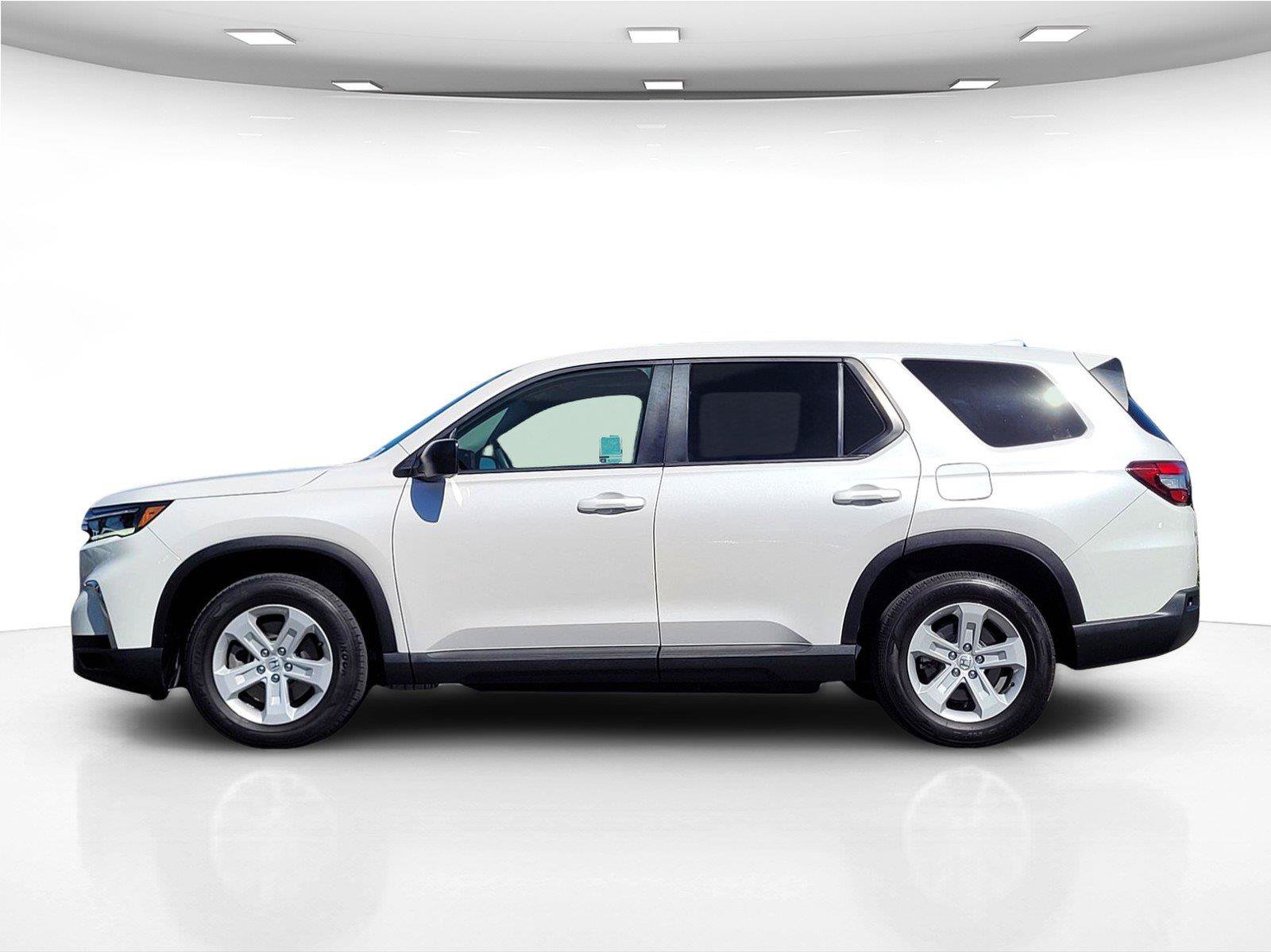 Used 2023 Honda Pilot LX image 9