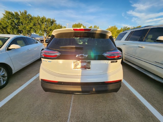 Used 2023 Chevrolet Bolt LT FWD image 5