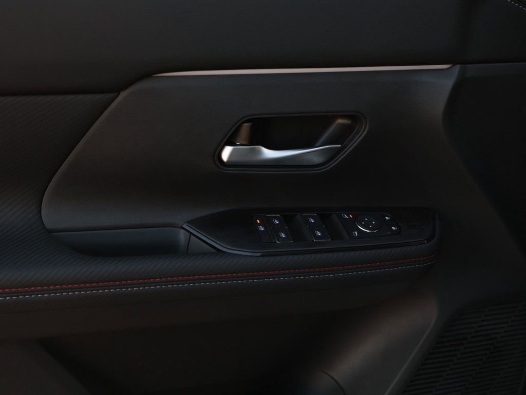 New 2026 Nissan Kicks SR image 24