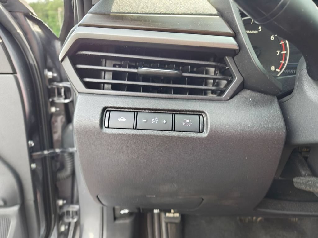 Used 2024 Nissan Altima 2.5 SV FWD image 13