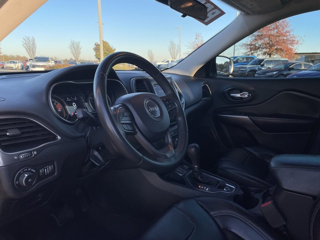 Used 2020 Jeep Cherokee Latitude Plus image 10