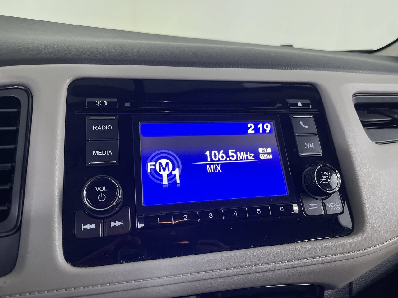 Used 2021 Honda HR-V LX image 14