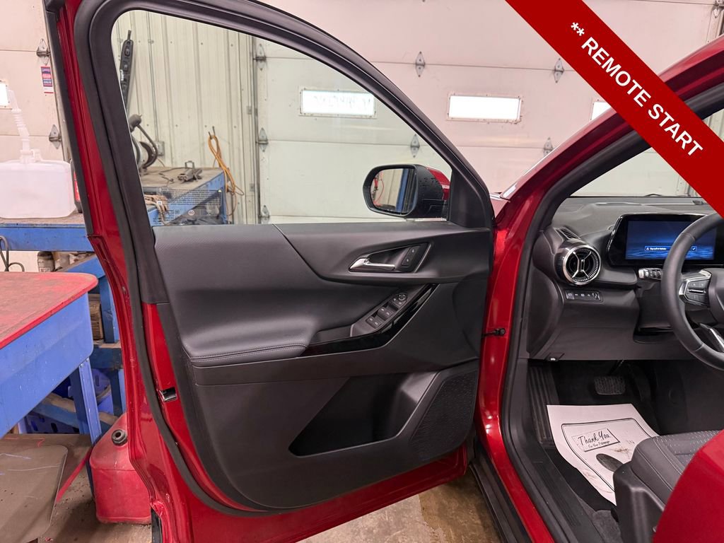 Used 2025 Chevrolet Equinox LT w/ Safety and Technology Package image 11