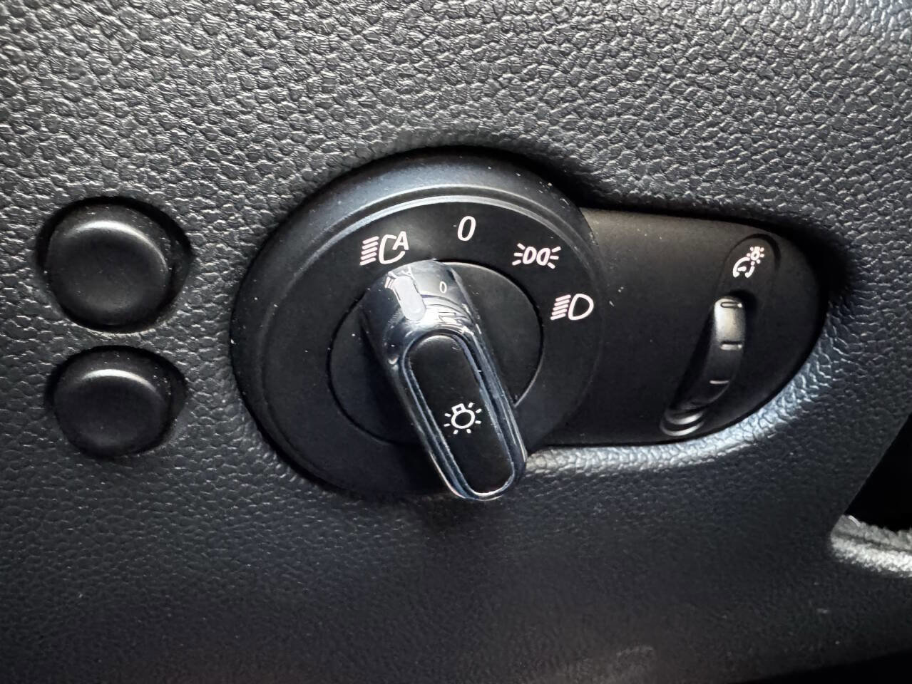 Used 2016 MINI Cooper 2-Door Hardtop image 14