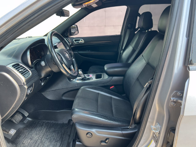 Used 2021 Jeep Grand Cherokee Laredo X AWD/4WD image 4