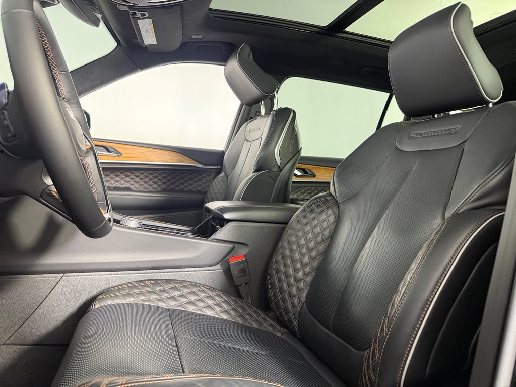 Certified 2025 Jeep Grand Cherokee L Summit AWD/4WD image 24