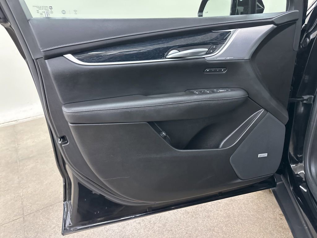 Certified 2025 Cadillac XT5 Premium Luxury image 30