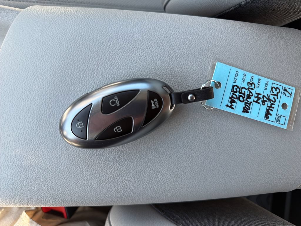 New 2026 Hyundai Elantra Limited FWD image 37
