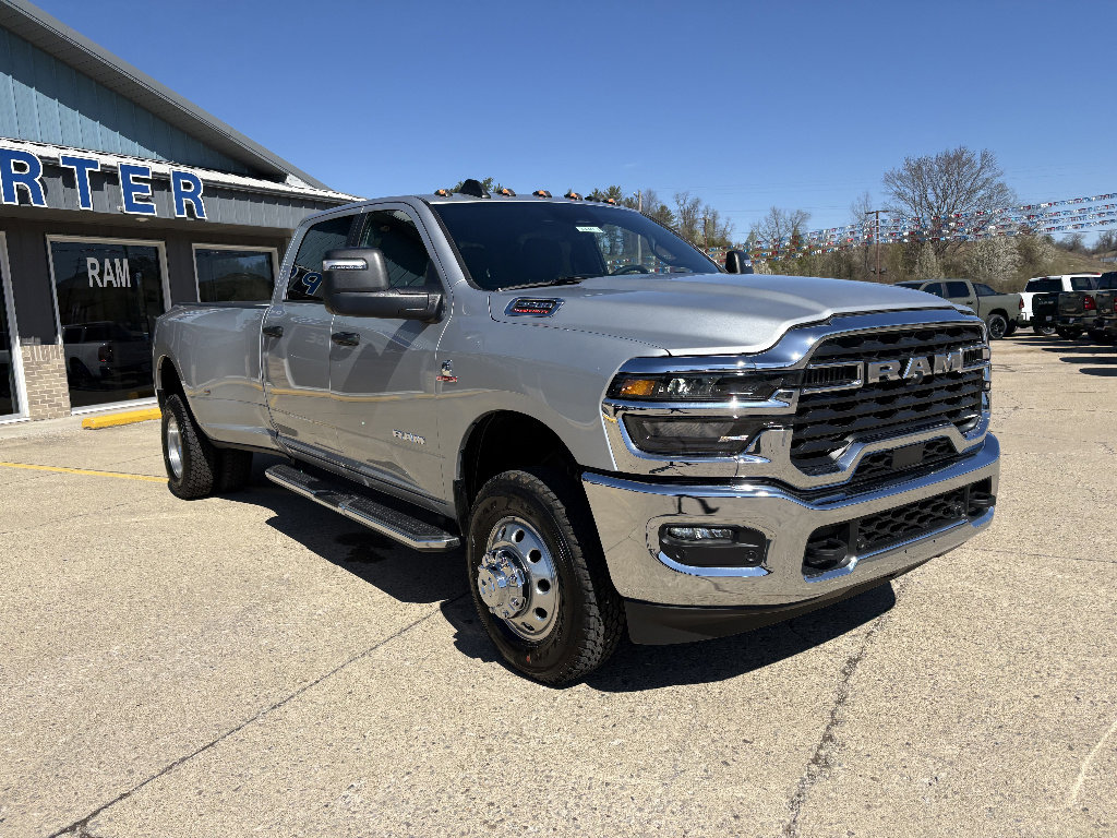 New 2026 RAM 3500 Big Horn AWD/4WD image 7