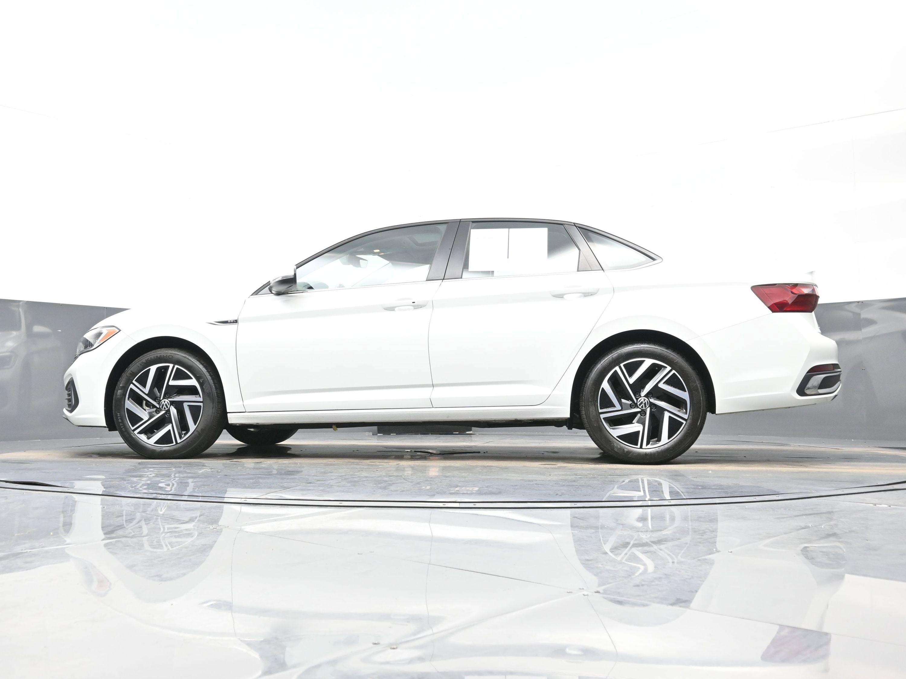 Used 2022 Volkswagen Jetta SEL image 38