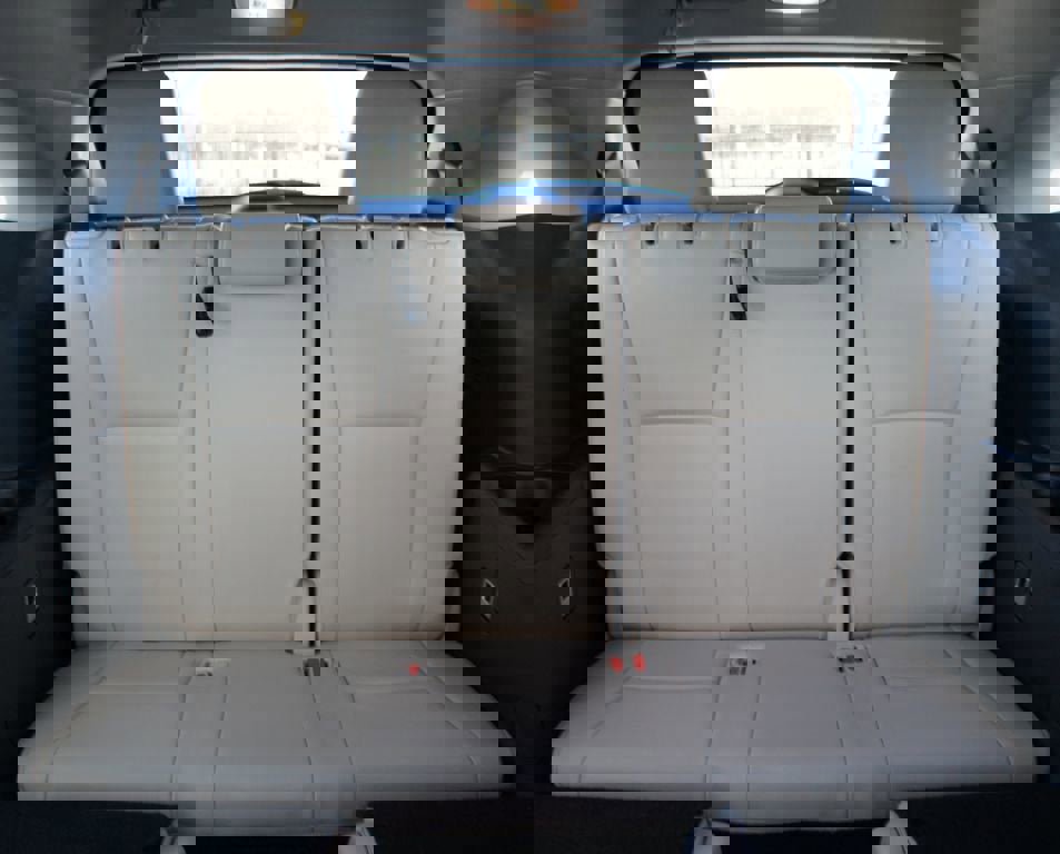 Used 2025 Toyota Highlander Limited image 16