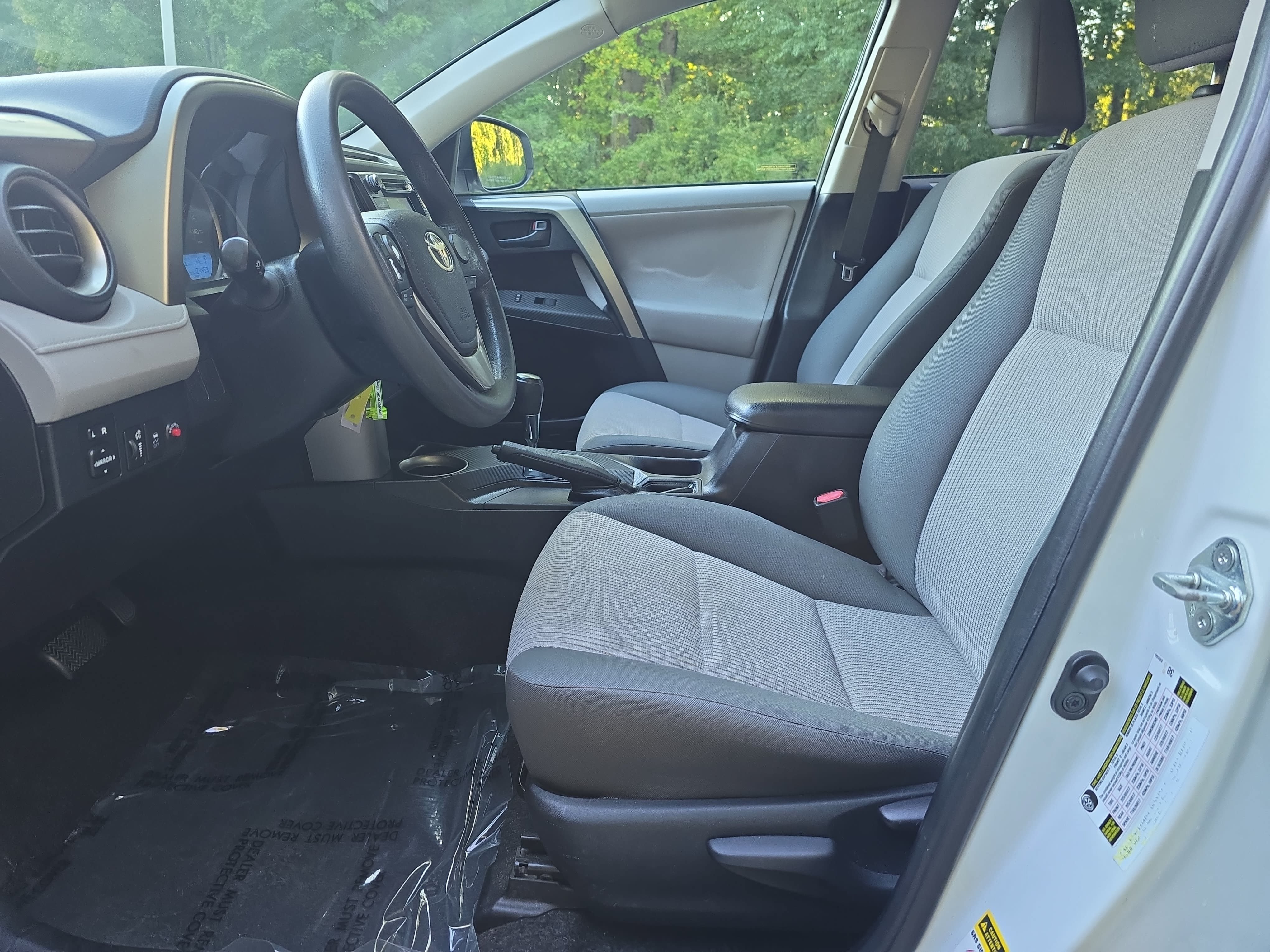 Used 2013 Toyota RAV4 LE FWD image 14