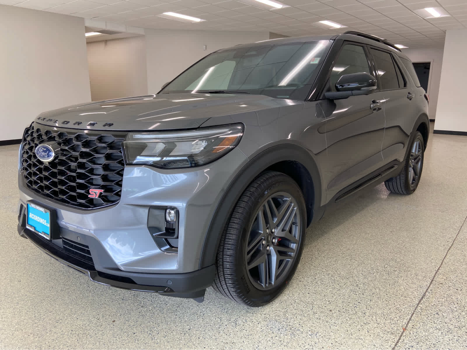 New 2025 Ford Explorer ST image 1