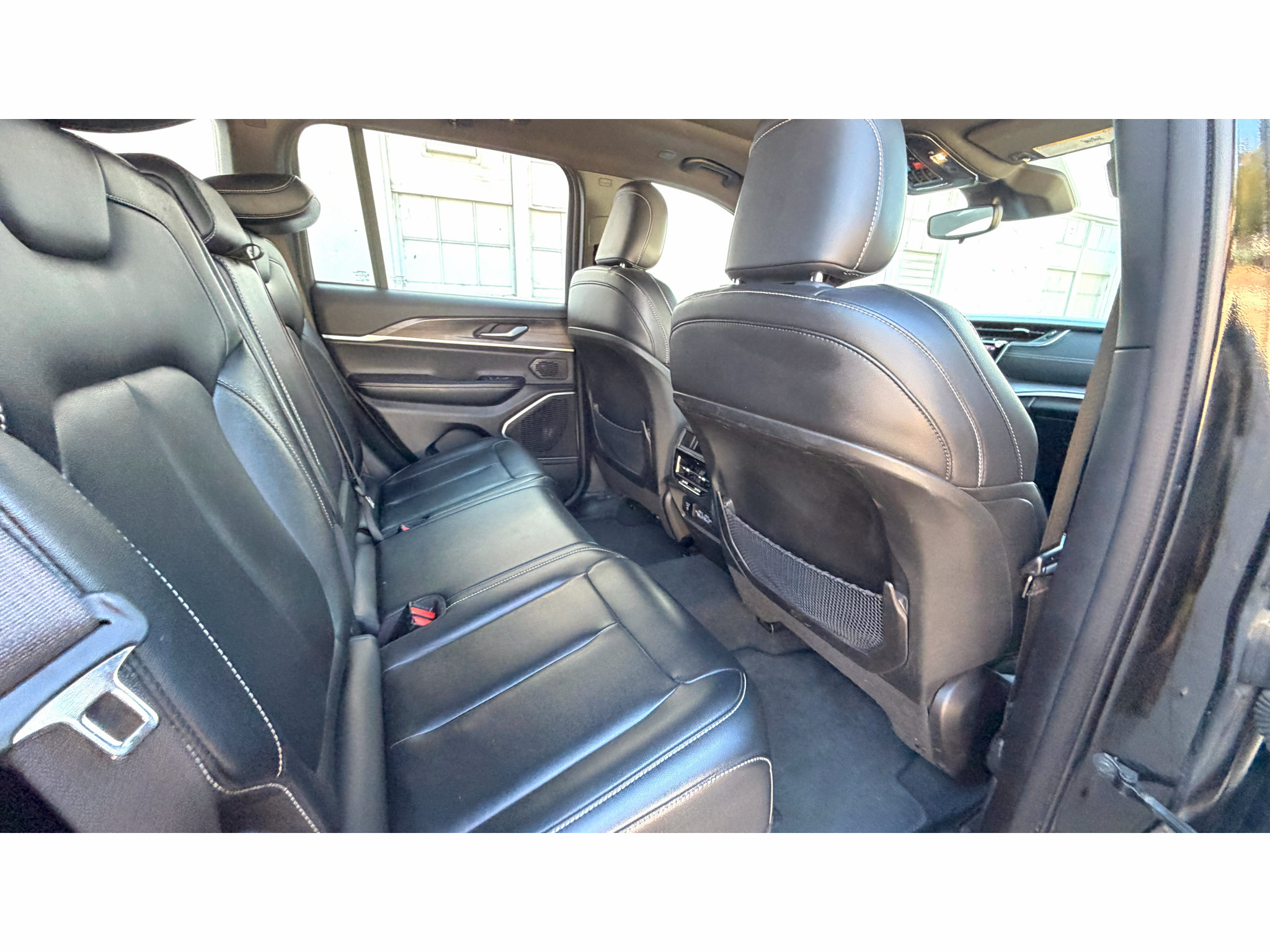 Used 2024 Jeep Grand Cherokee Limited 4xe AWD/4WD image 11