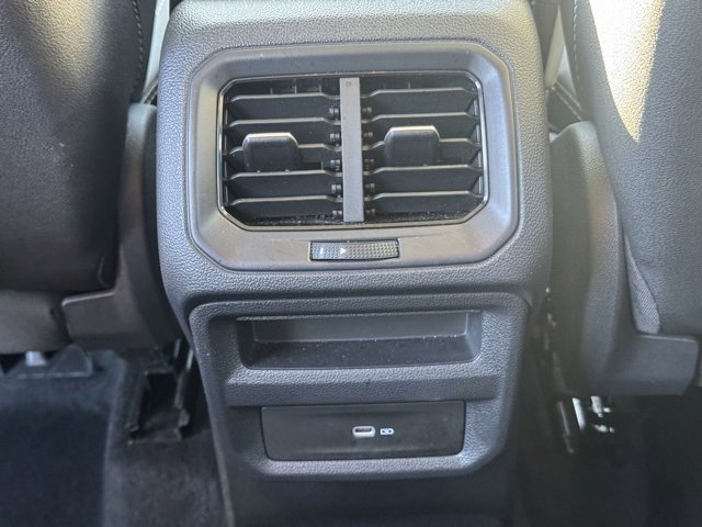 Used 2024 Volkswagen Taos SE image 17