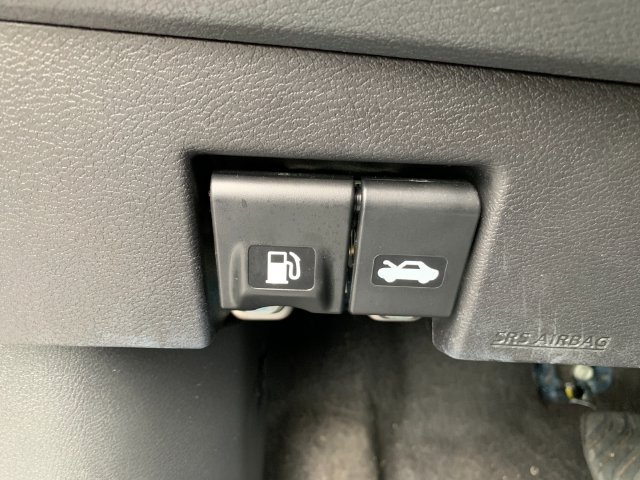 Used 2025 Nissan Versa SR w/ Trunk Package FWD image 29
