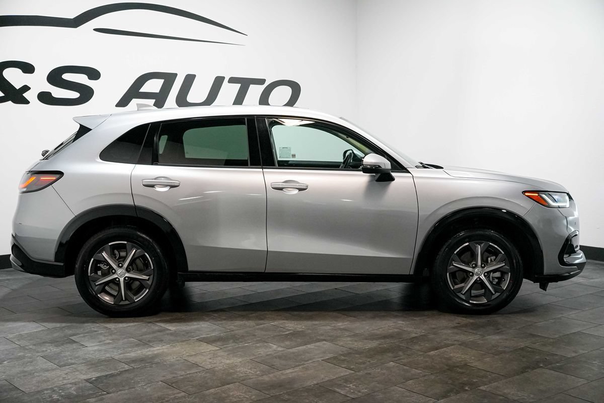Used 2023 Honda HR-V EX-L image 8