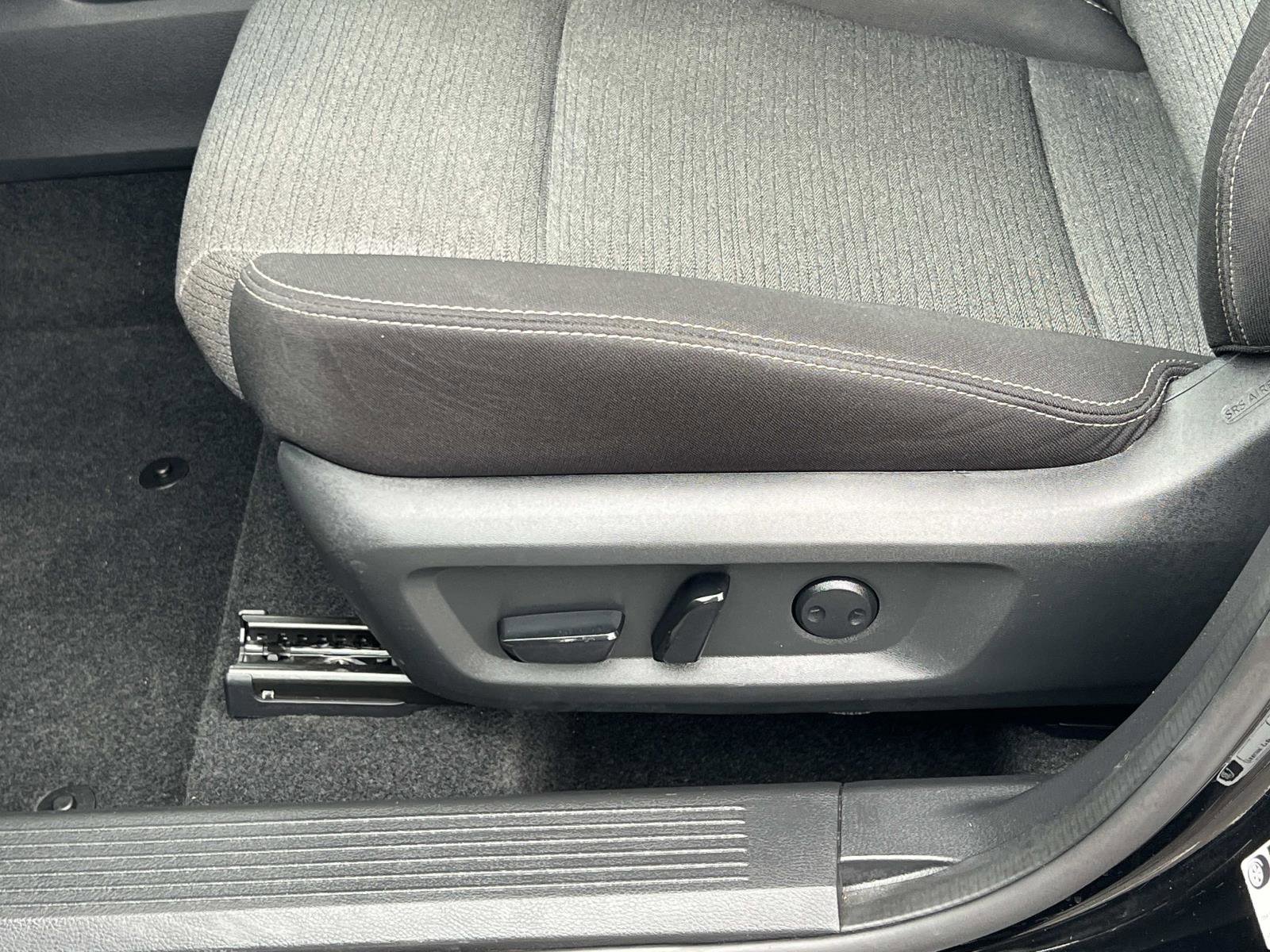 Used 2021 Nissan Rogue SV FWD image 17