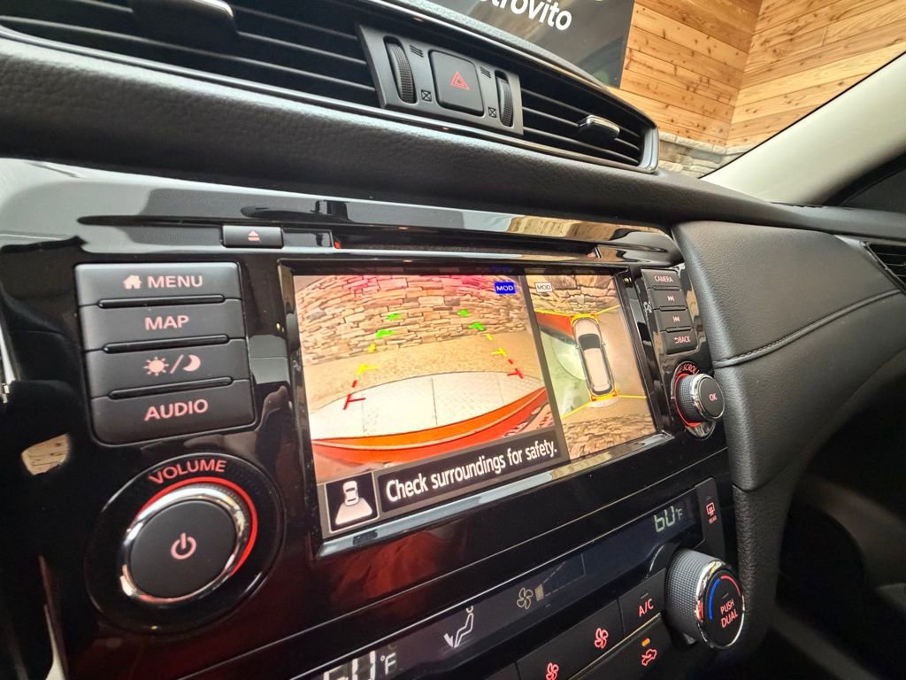 Used 2018 Nissan Rogue SV w/ Sun & Sound Touring Package image 22