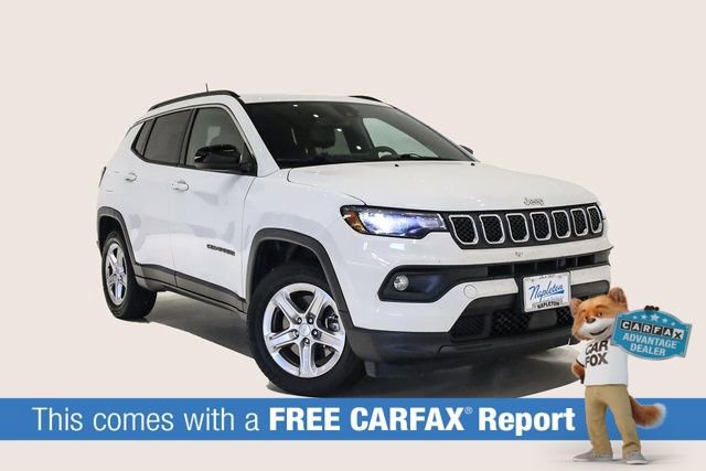 Used 2023 Jeep Compass Latitude image 2